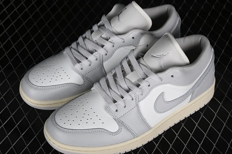 All categories Air Jordan Jordan series basketball shoes Air Jordan 1 Low G version pure original Air Jordan 1 Low AJ1 Joe 1 white gray low-top cultural casual sneakers DC0774-103